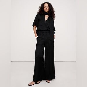 Reserved Linen-Like Wide-Leg Pants